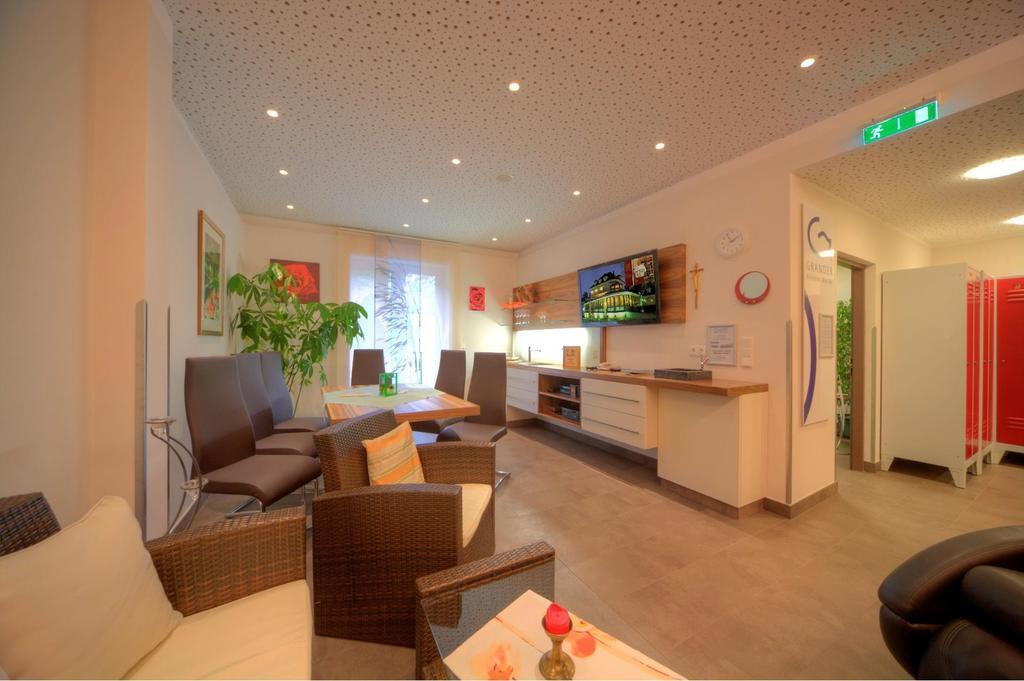 Parkhotel Neubauer Bad Sauerbrunn Eksteriør billede
